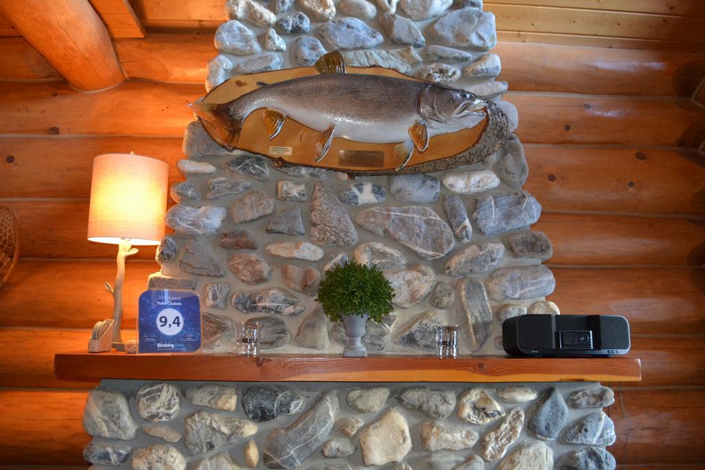Yoho Chalets Villa Golden Exterior photo