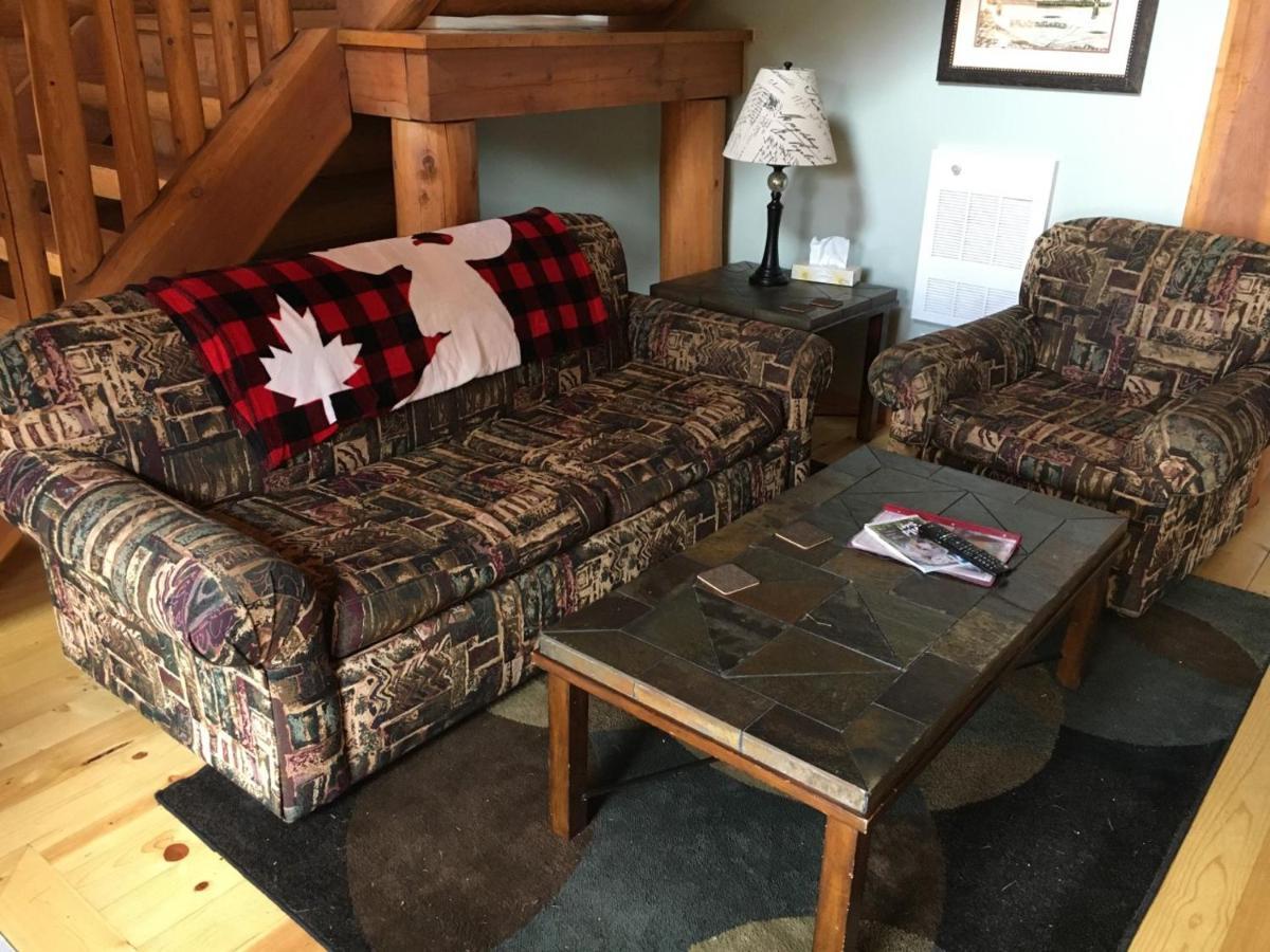 Yoho Chalets Villa Golden Exterior photo